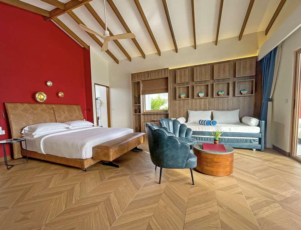Joy Island Maldives Hotel Thulhaagiri Стая снимка