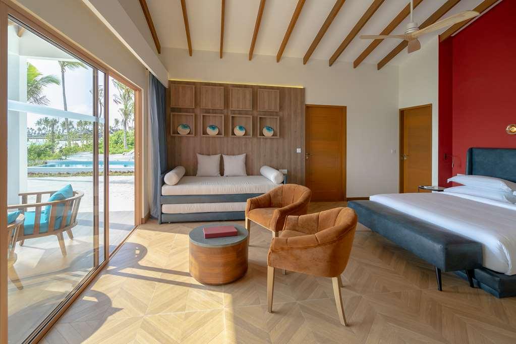 Joy Island Maldives Hotel Thulhaagiri Стая снимка